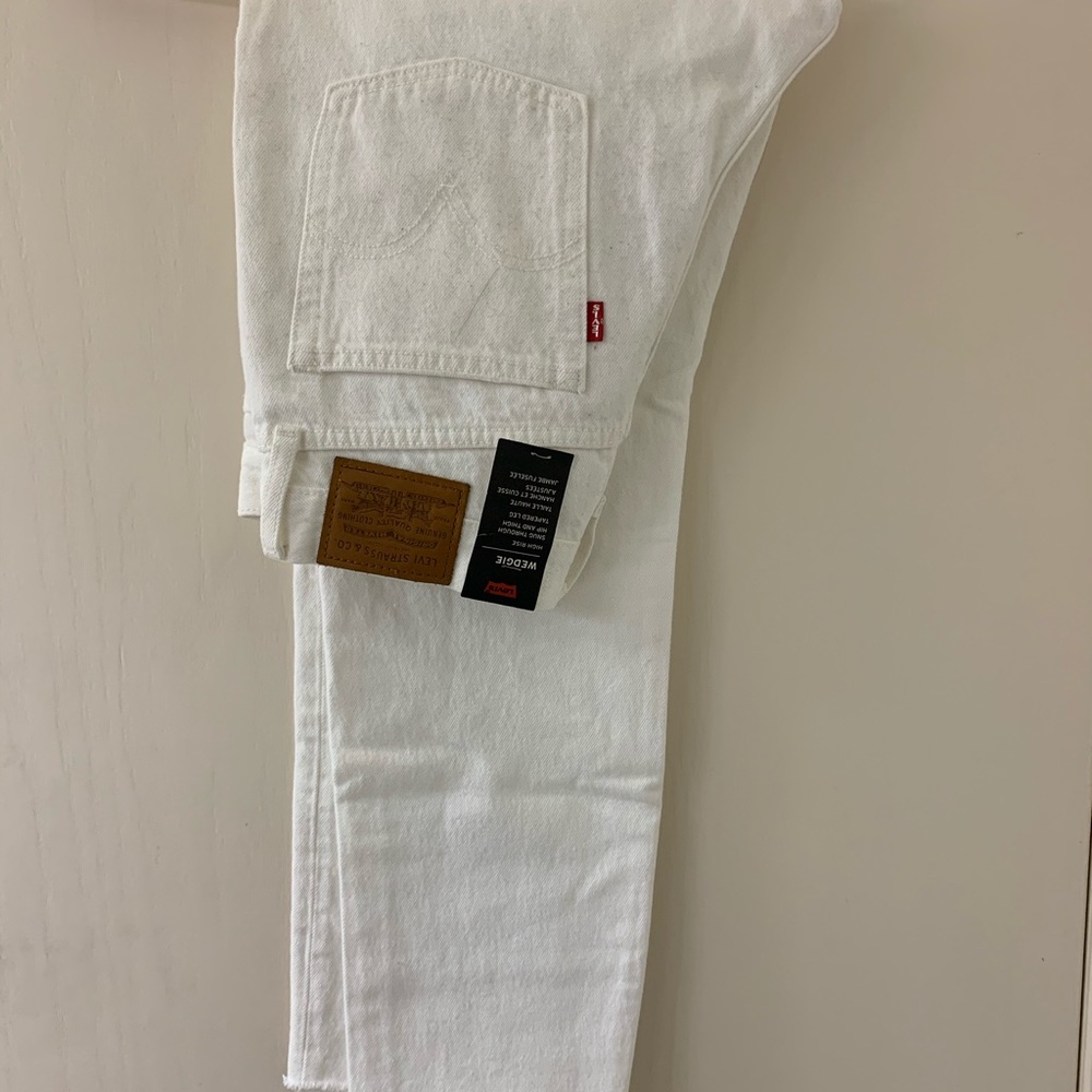 Never Worn Wedgie Icon Cut White Levi’s